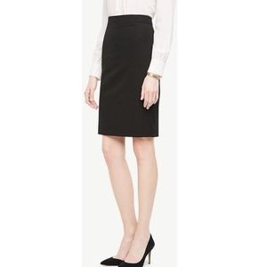 Ann Taylor Black Seamed Pencil Skirt